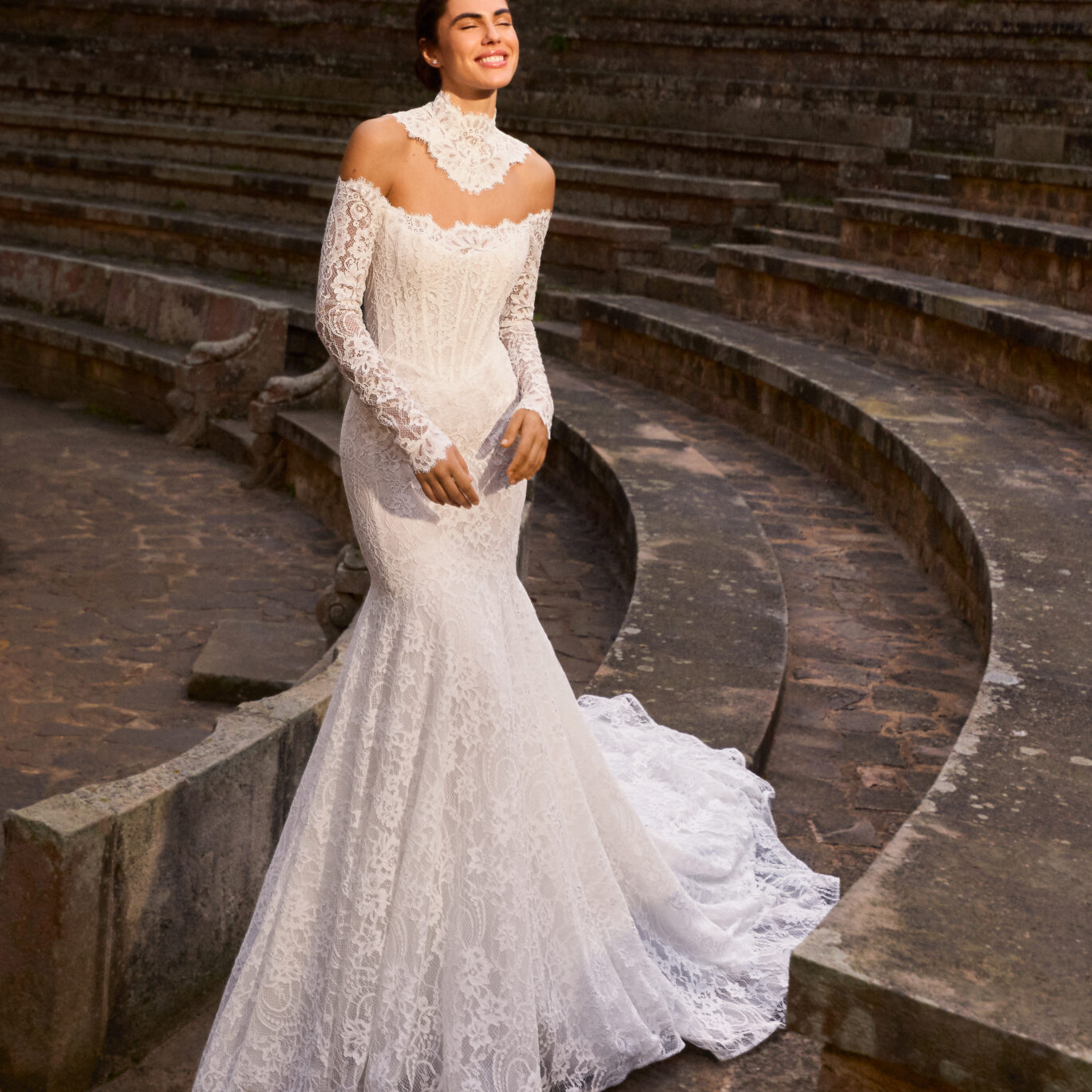 Νύφη που φοράει το Pronovias Collection Elow dress