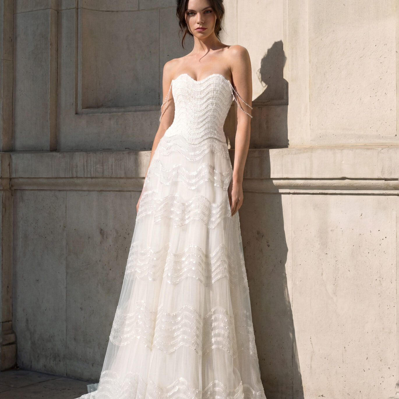 Νυφικό φόρεμα Pronovias Privée Elyvane Α γραμμή από τούλι με κυματιστά κεντήματα ATHENAV Bridal
