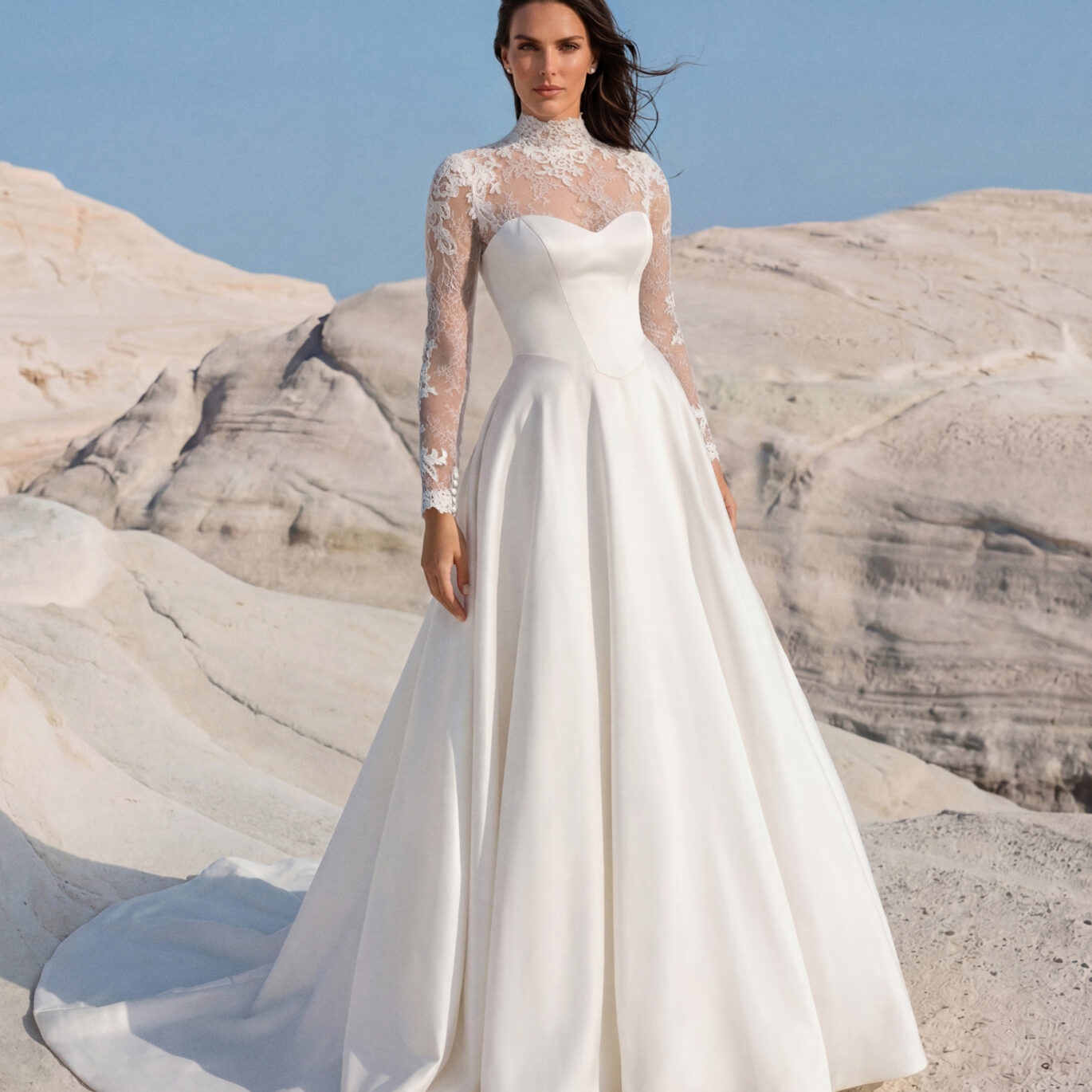 Νύφη που φοράει το Pronovias Jenica dress