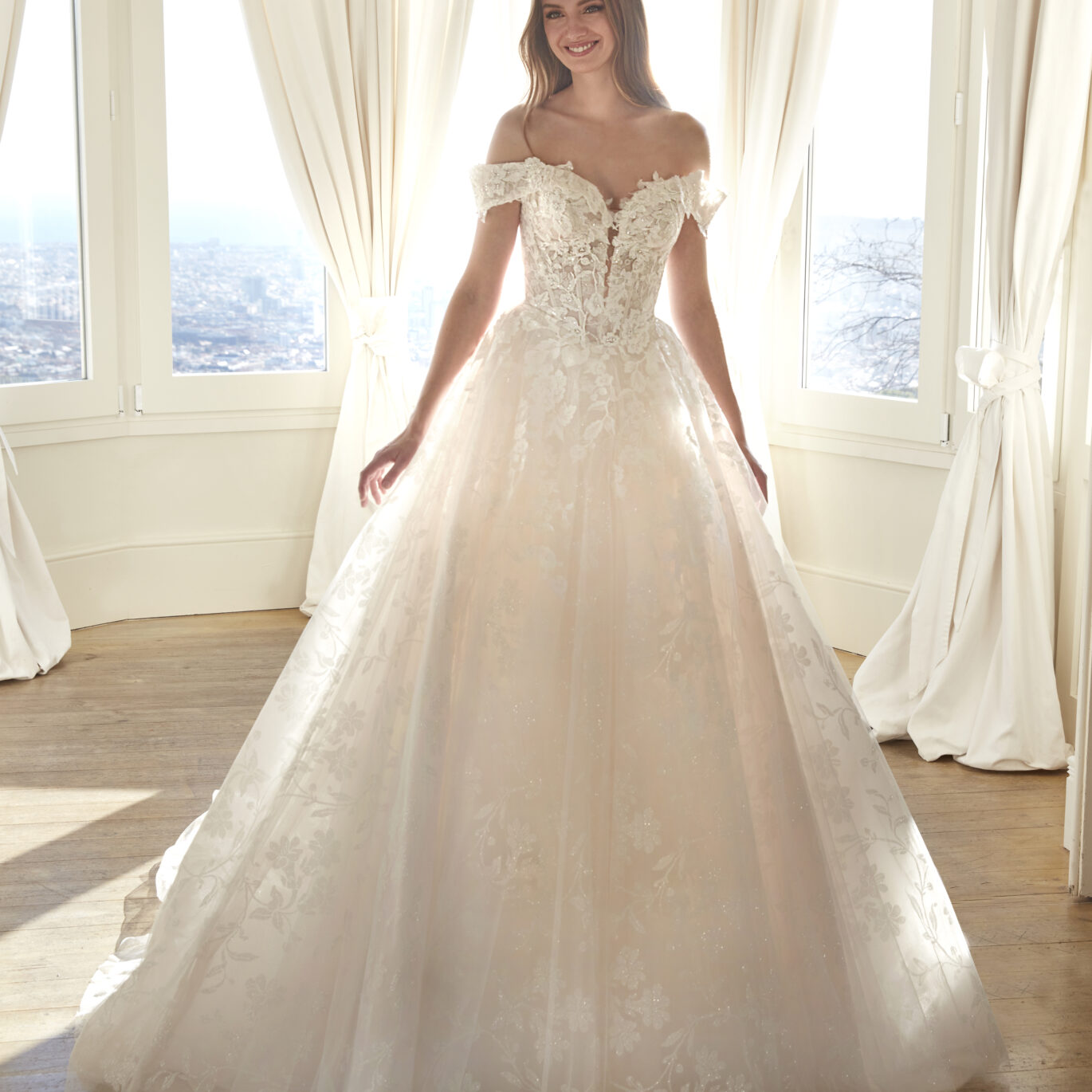 Νύφη που φοράει το San Patrick Juddy dress