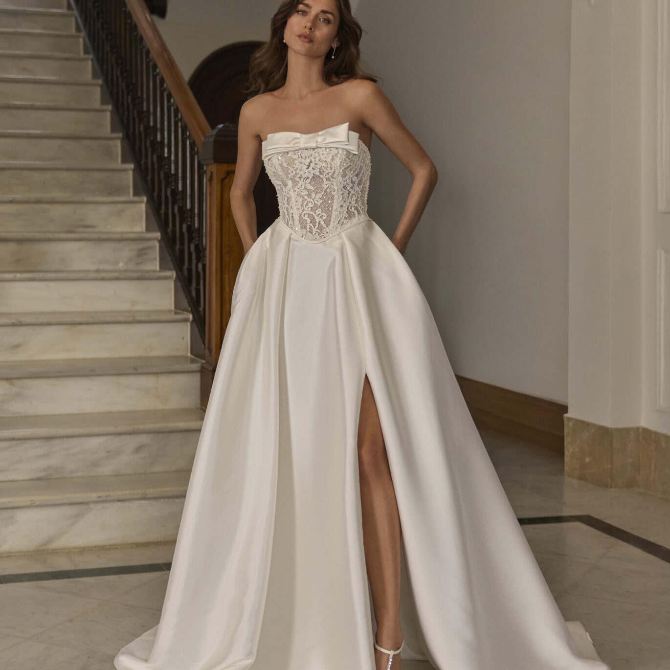 Νύφη που φοράει το San Patrick Newie dress
