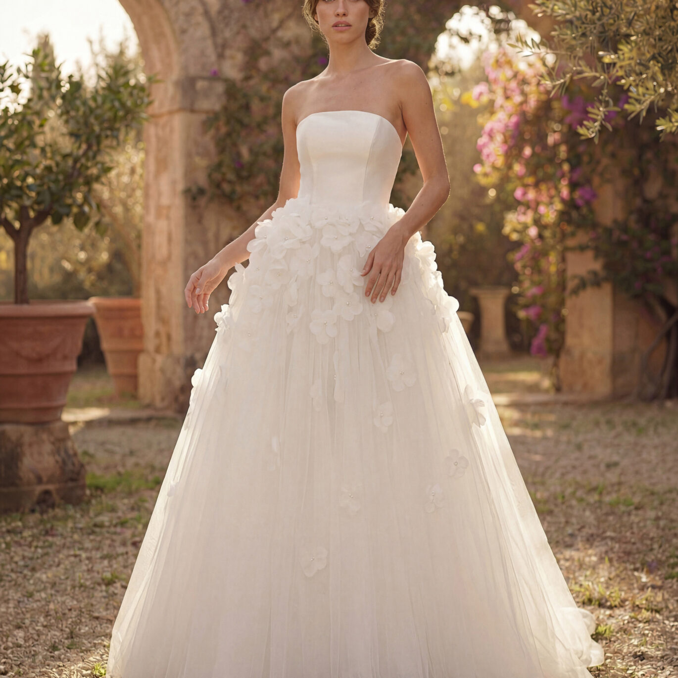 Νυφικό φόρεμα San Patrick Studio Ombrielle πριγκιπικό ballgown από τούλι με 3D λουλούδια ATHENAV Bridal