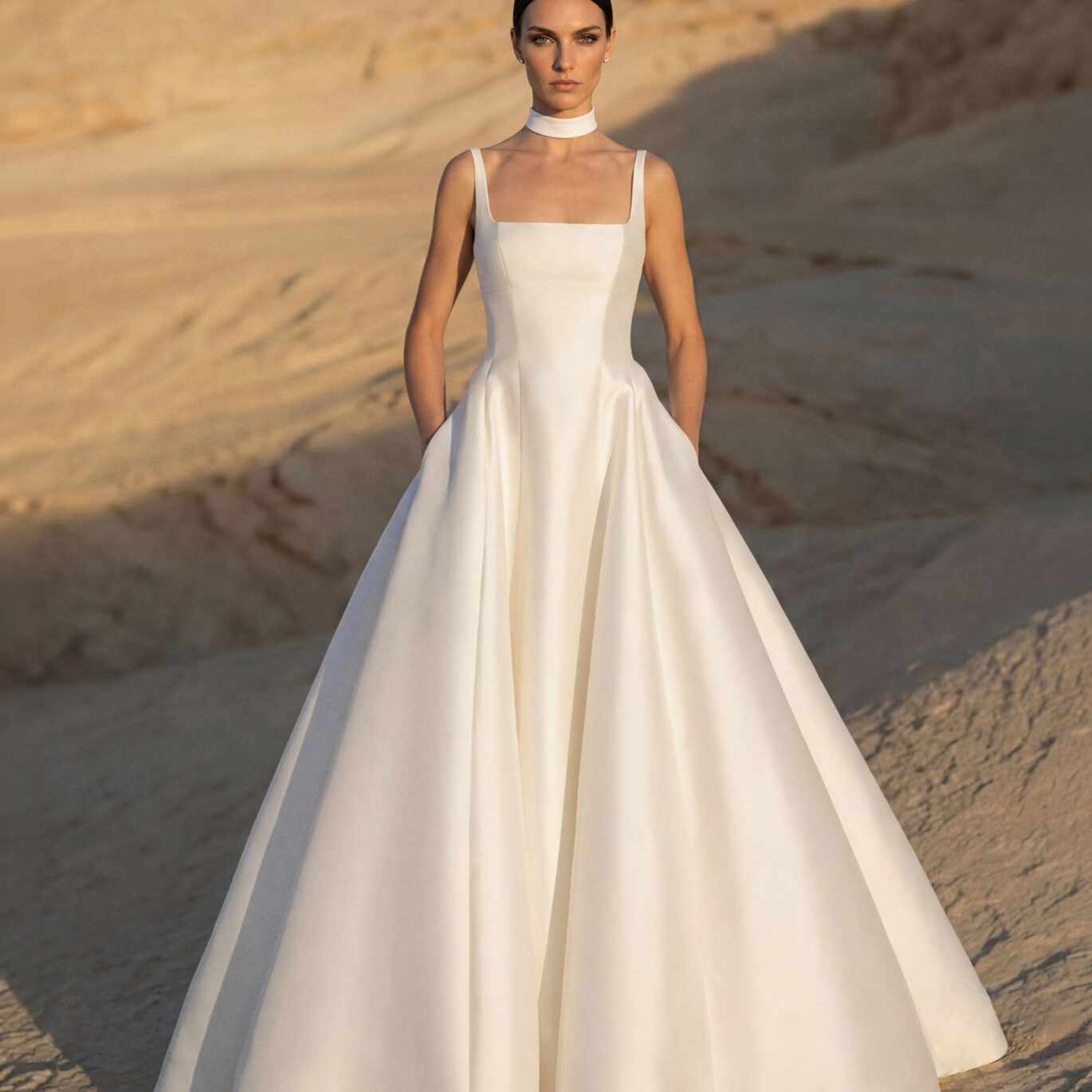 Νύφη που φοράει το Pronovias Truey dress